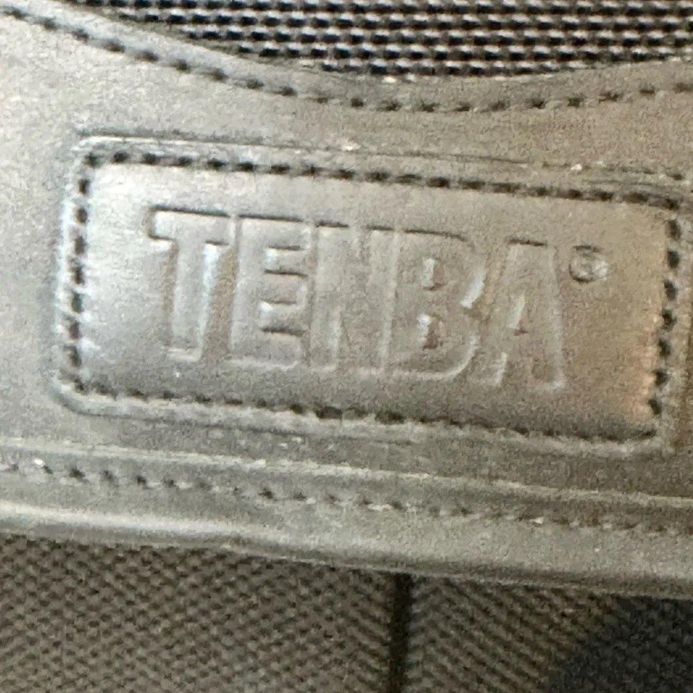 NEW TENBA p513 Black Camera Bag/Briefcase